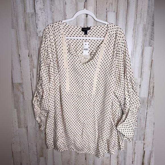 COPY - Lane Bryant Woman's Blouse Rolled Tab Long Sleeves Size 28 NWT - Picture 1 of 13
